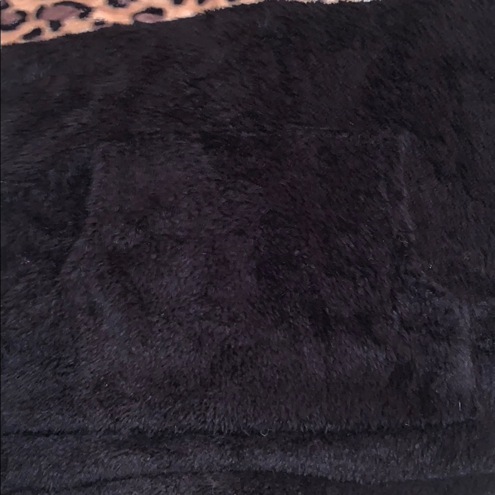 Cute Cheetah pullover - Picture 4 of 5
